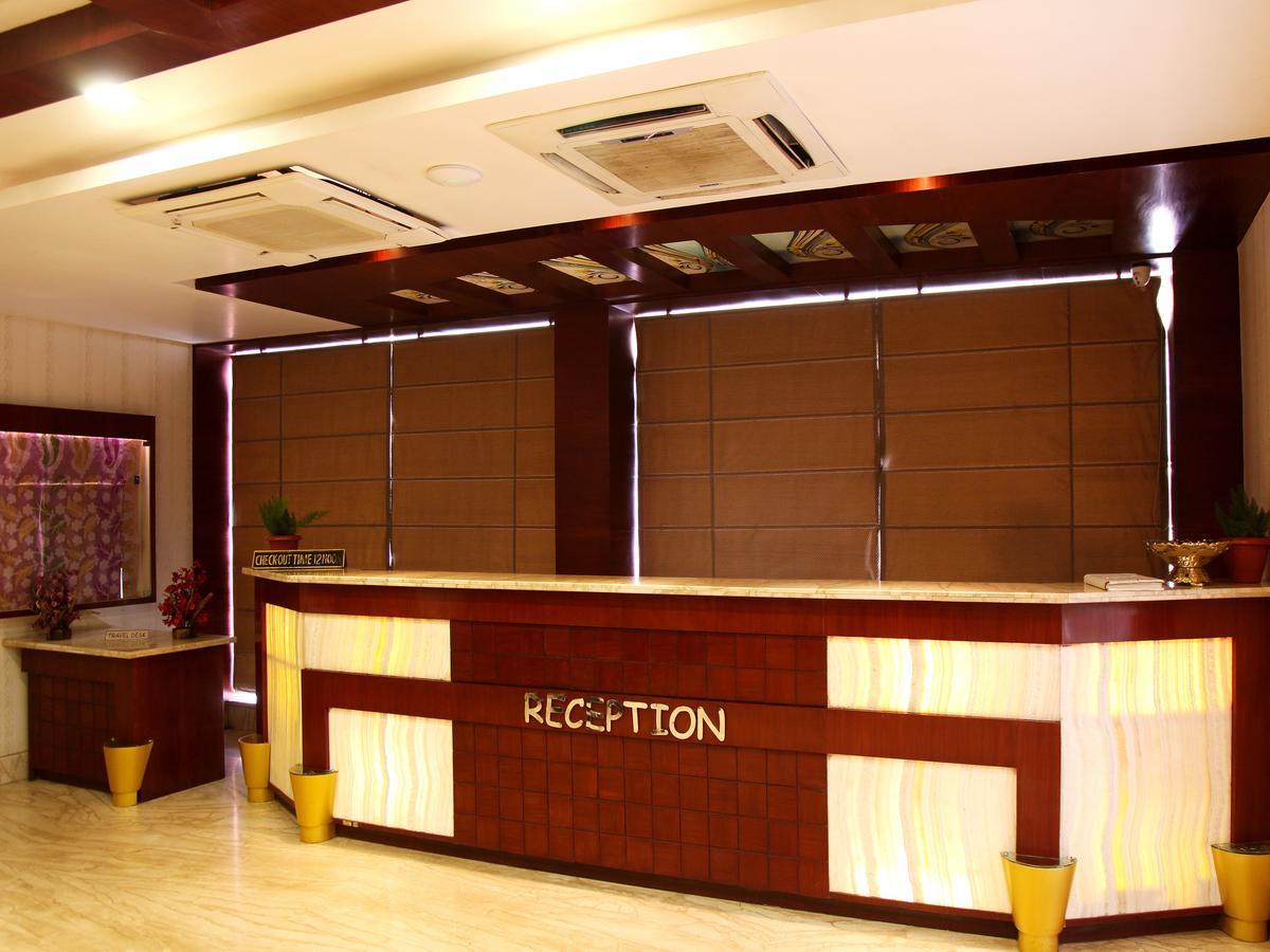 Oyo 2054 New Hotel Broadway Varanasi Exterior photo