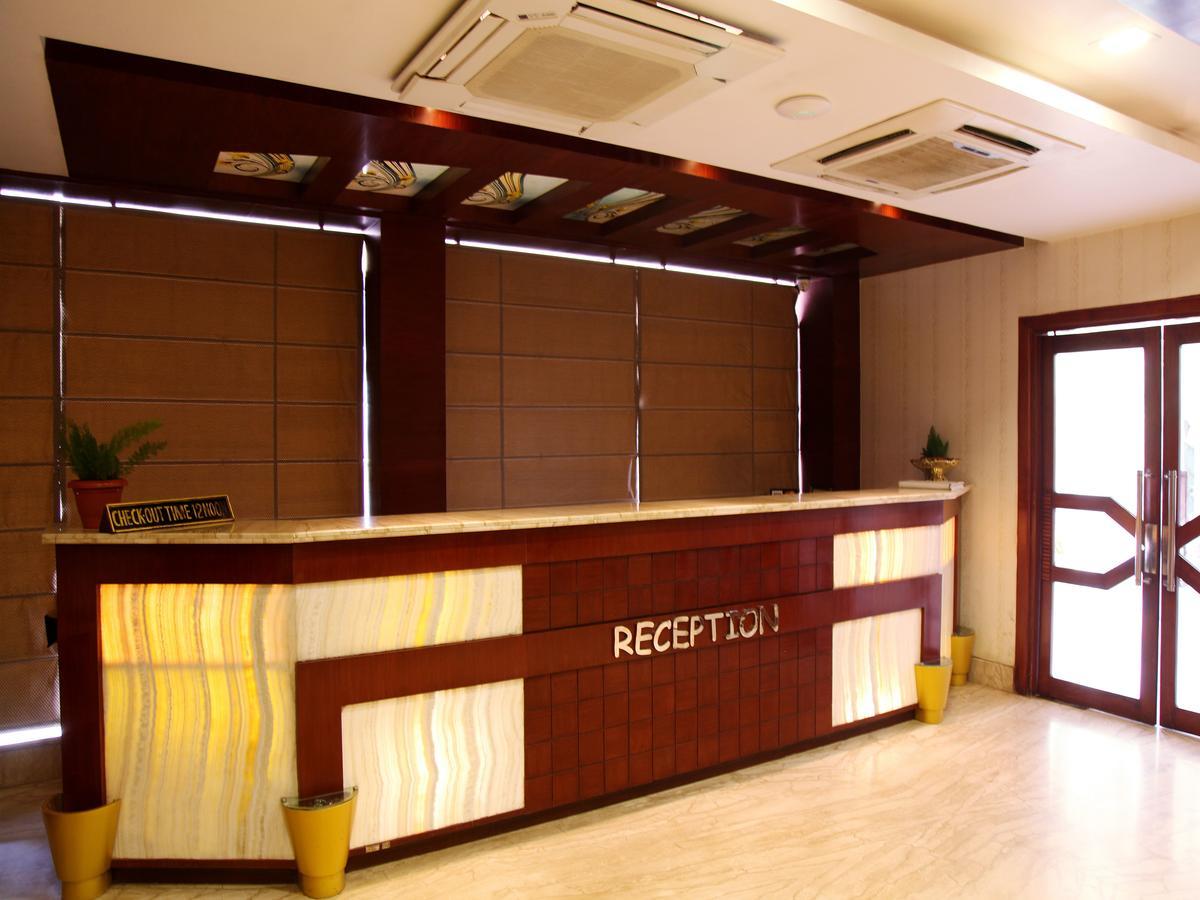 Oyo 2054 New Hotel Broadway Varanasi Exterior photo