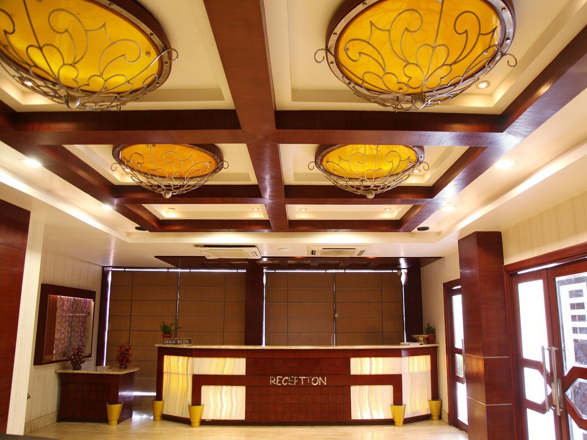 Oyo 2054 New Hotel Broadway Varanasi Exterior photo