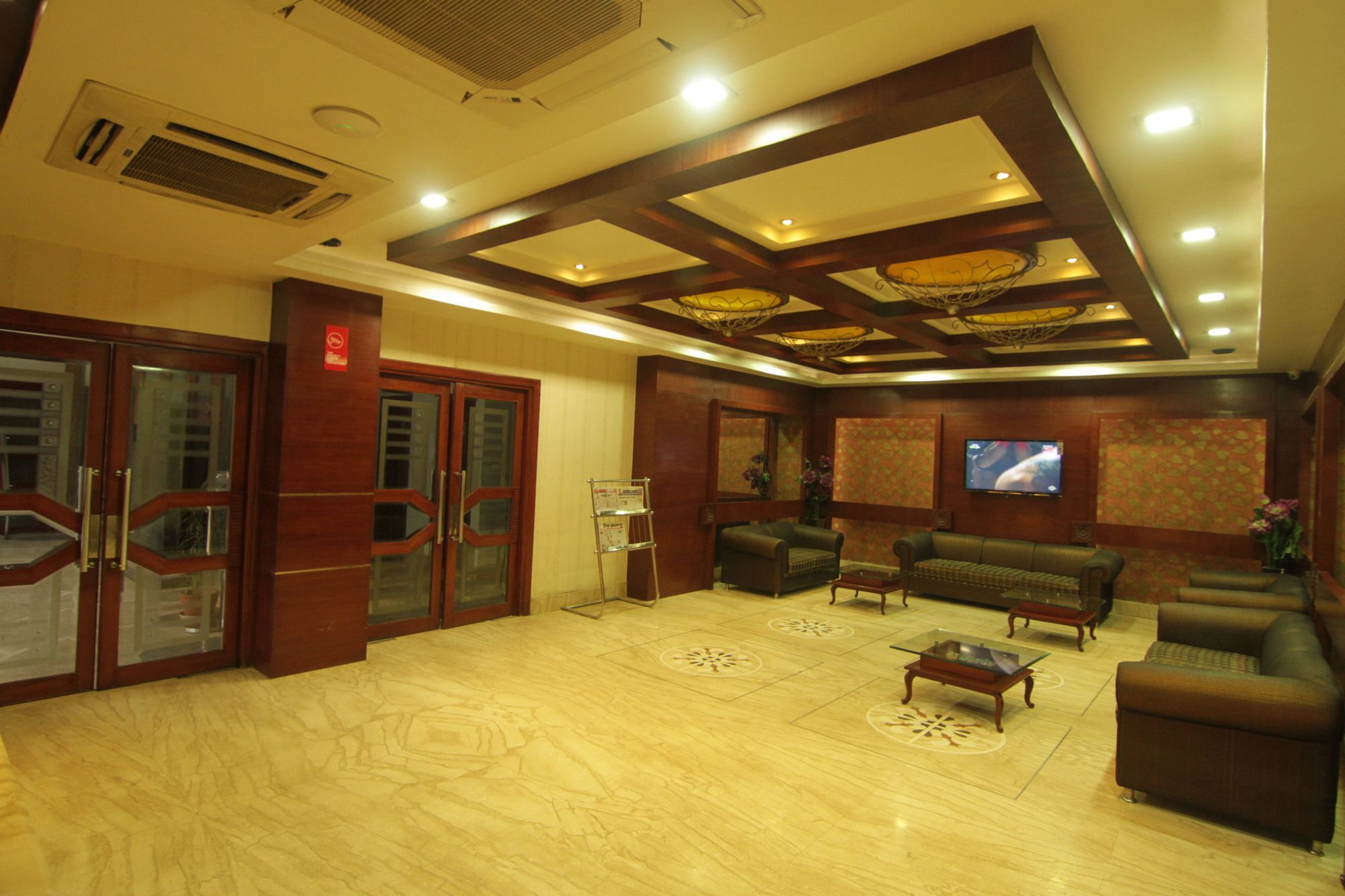 Oyo 2054 New Hotel Broadway Varanasi Exterior photo